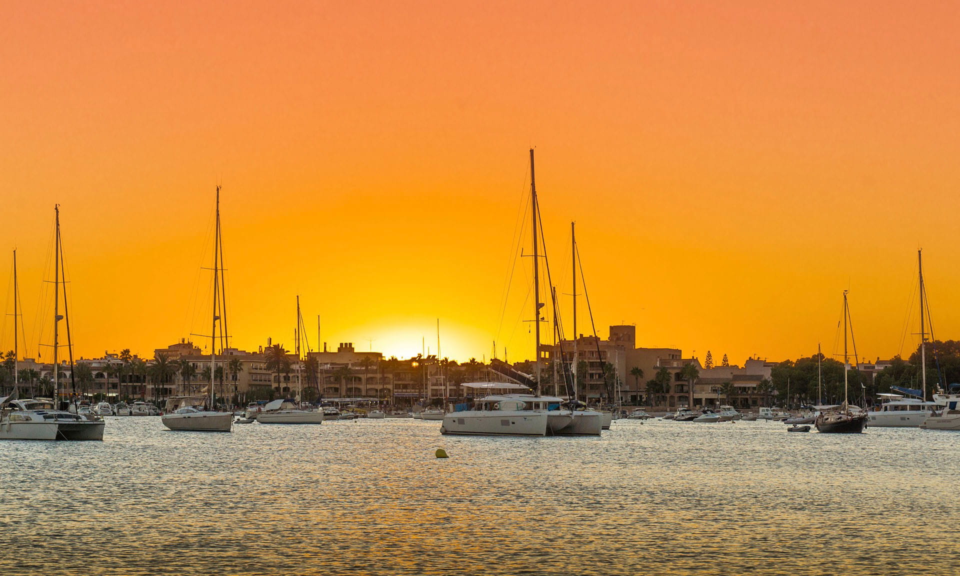 Atardecer en el puerto de la Colonia de Sant Jordi