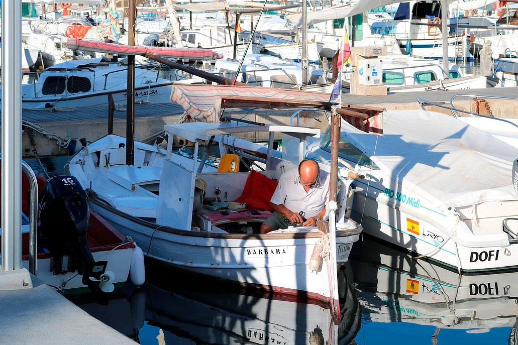 Fischerboot im Hafen von Colonia de Sant Jordi